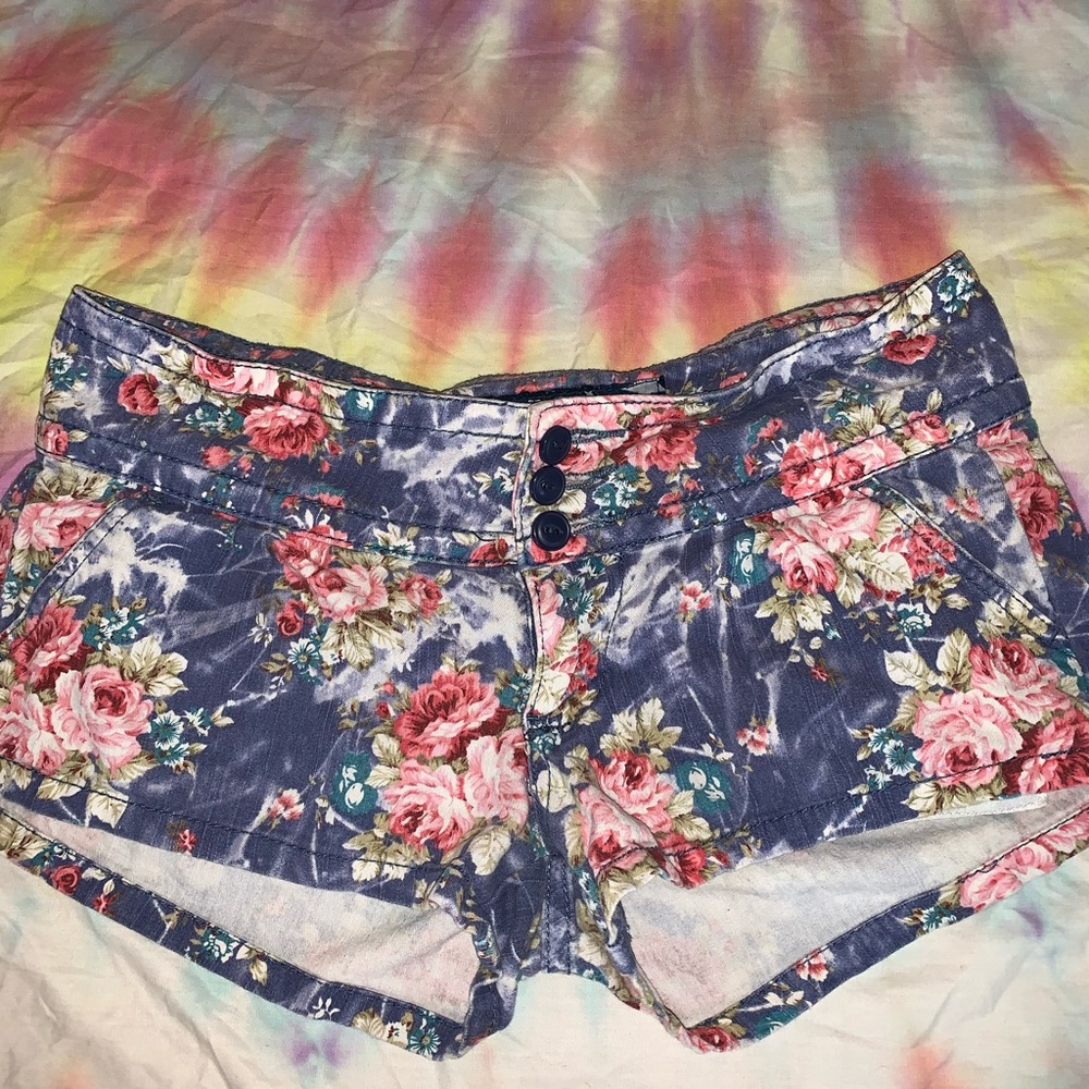 Women’s floral shorts